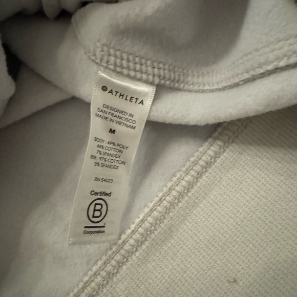 NWT Athleta Triumph Printed Hoodie - Medium - Picture 13 of 13